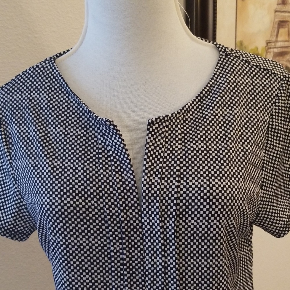 Short sleeve blouse top, checker pattern, EUC, M